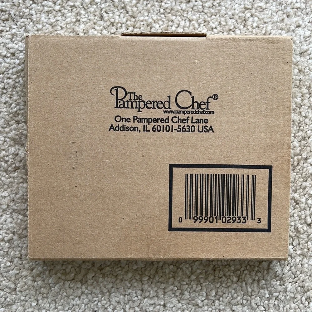 NIB The Pampered Chef Bountiful Heart Stoneware Cookie Mold Box & Recipe Booklet